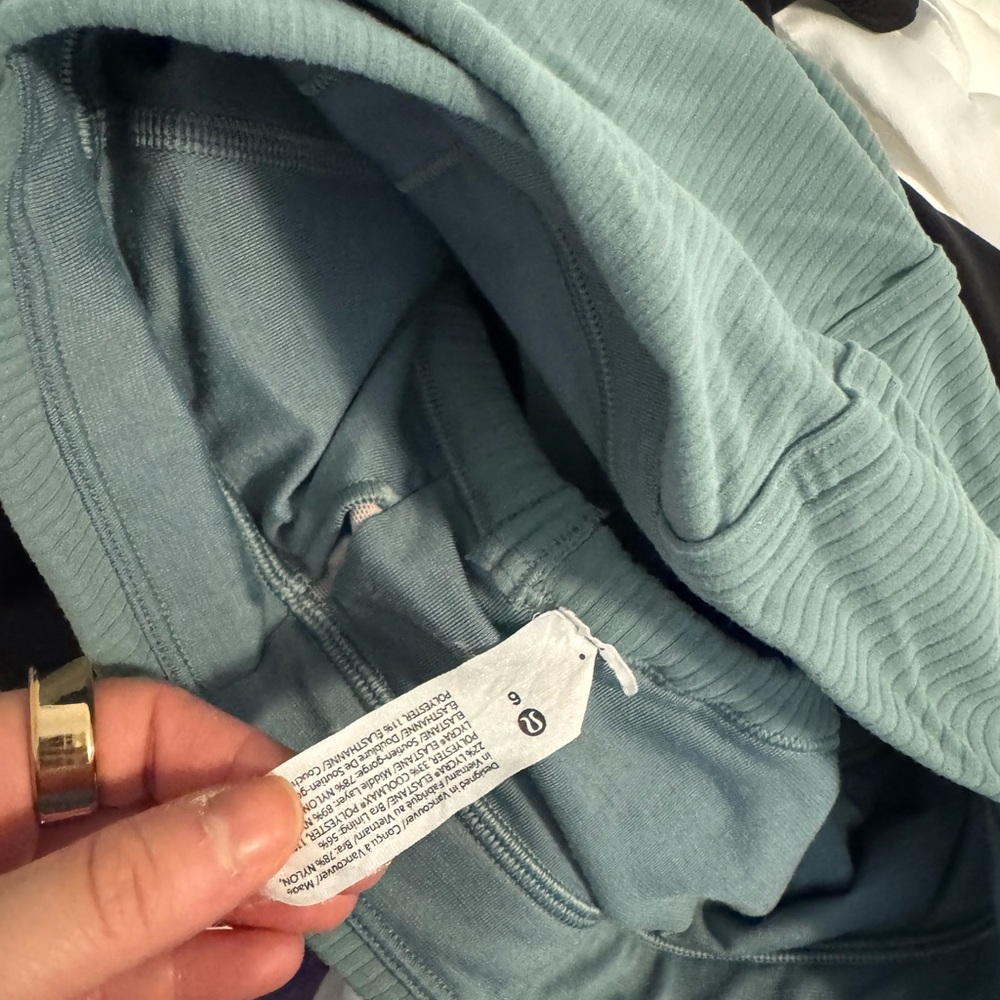 Lululemon Ribbed Tank/bra - Picture 7 of 7